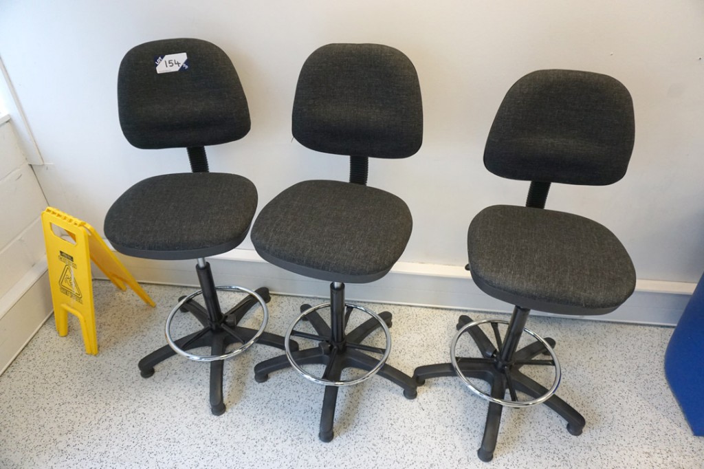 3x ESD safe laboratory swivel chairs, black uphols...