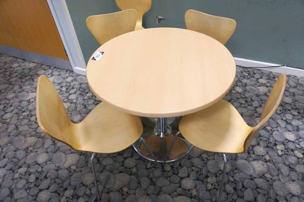 Beech 1000mm dia canteen table with 4x wooden chro...