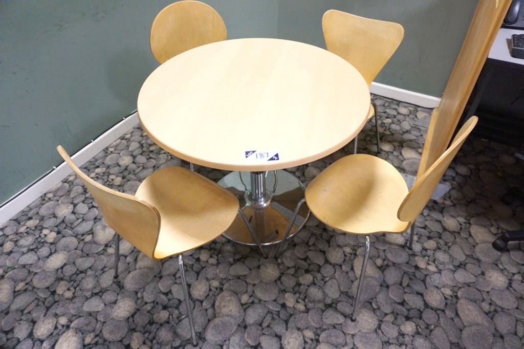 Beech 1000mm dia canteen table with 4x wooden chro...