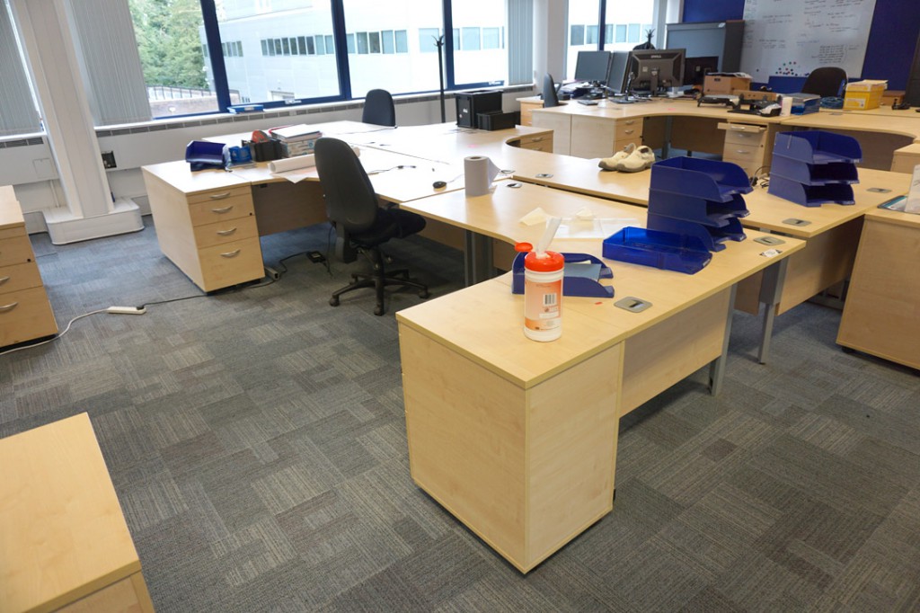 6x maple L-shape 1800x1200mm office desks, pedesta...
