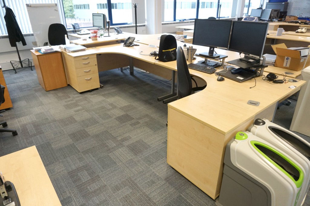 6x maple L-shape 1800x1200mm office desks, pedesta...