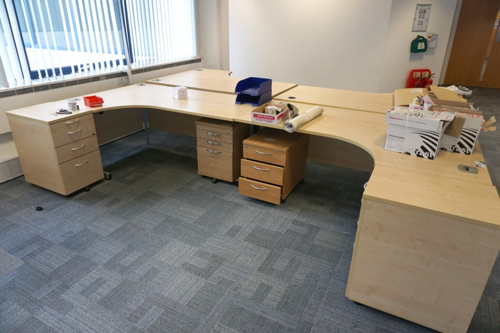 4x Triumph maple 1800x1200mm L-shape office desks,...
