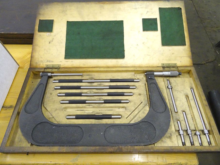 Shardlow micrometer set in wooden case