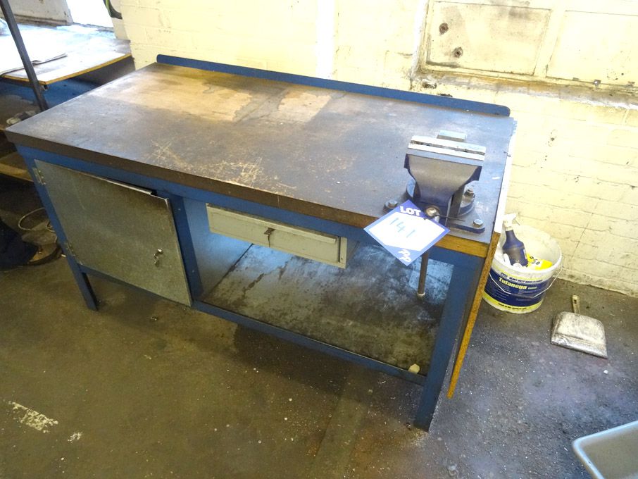 60x30" metal frame workbench with Record 6VS bench...