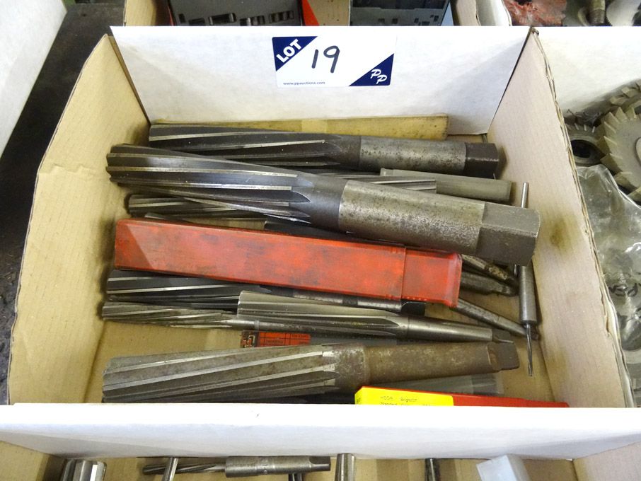 Qty various HSS taper shank reamers to 30mm approx