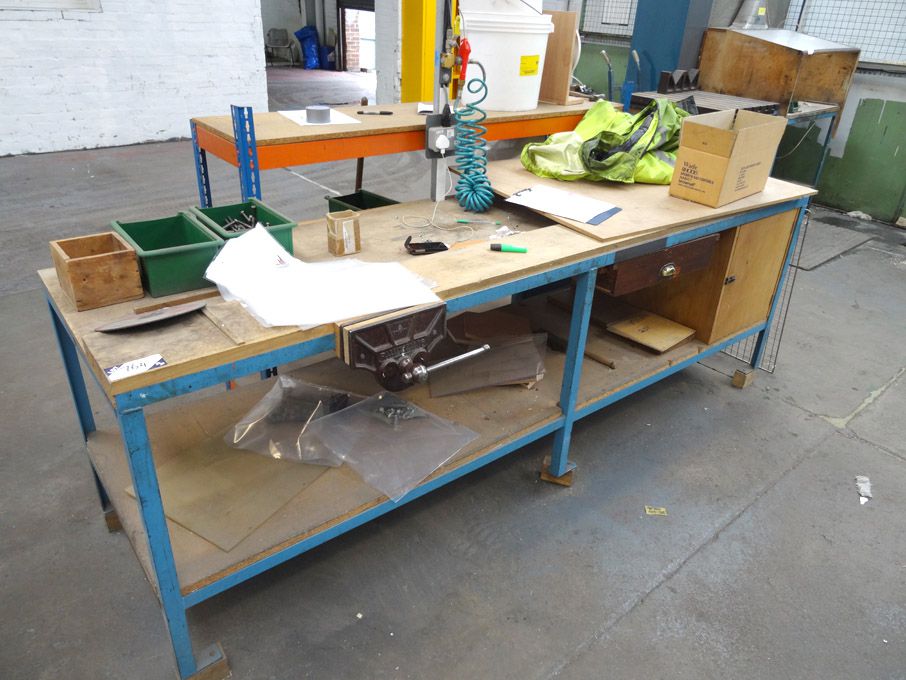 105x30" pattern shop woodworking bench with Parkin...