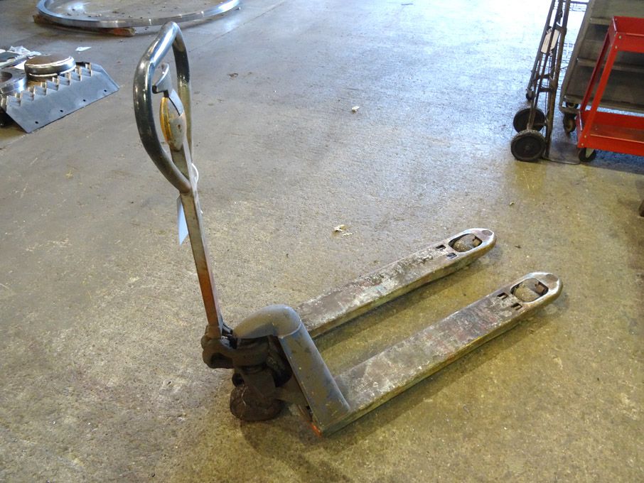Jungheinrich AM2000 manual pallet truck, 2000kg ca...