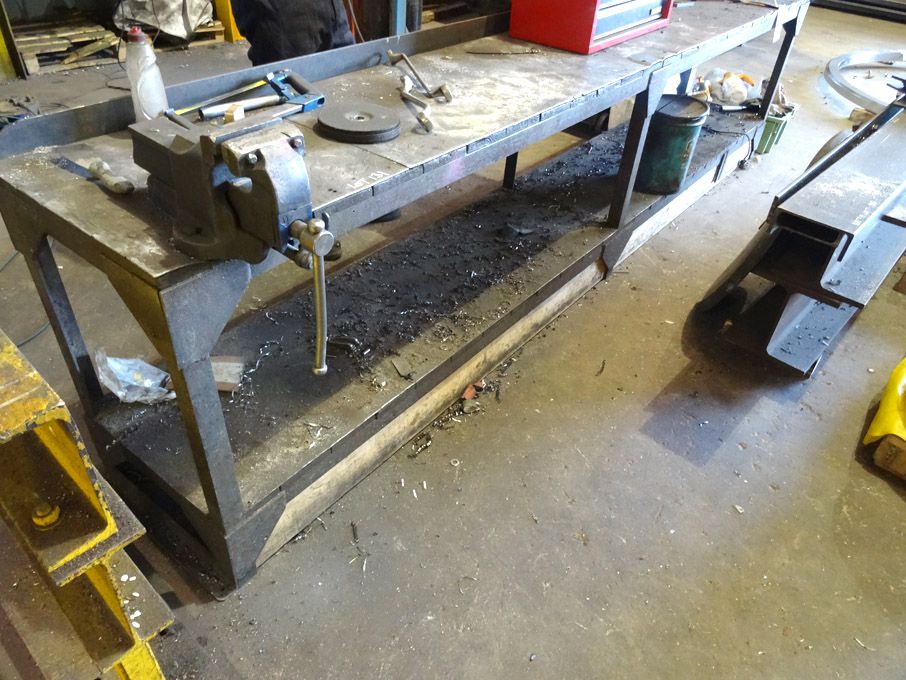 3650x550mm metal workbench with Record 120mm bench...