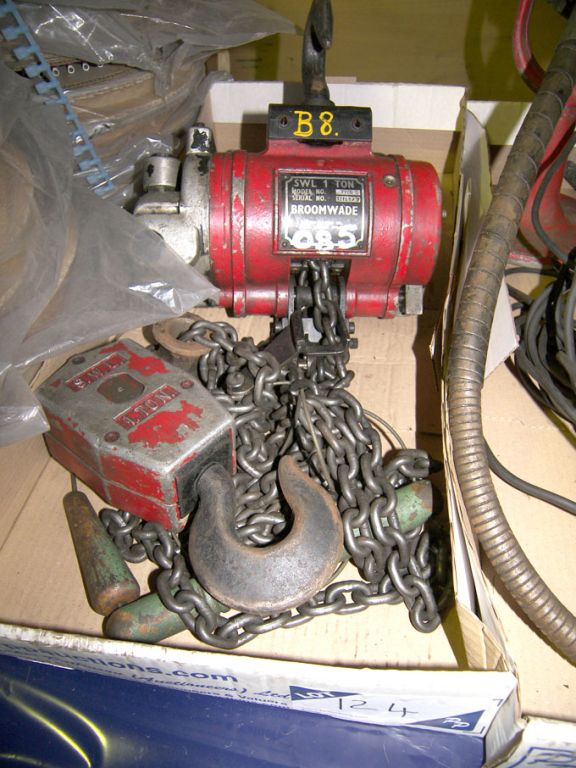 Broomwade 1 ton pneumatic chain hoist