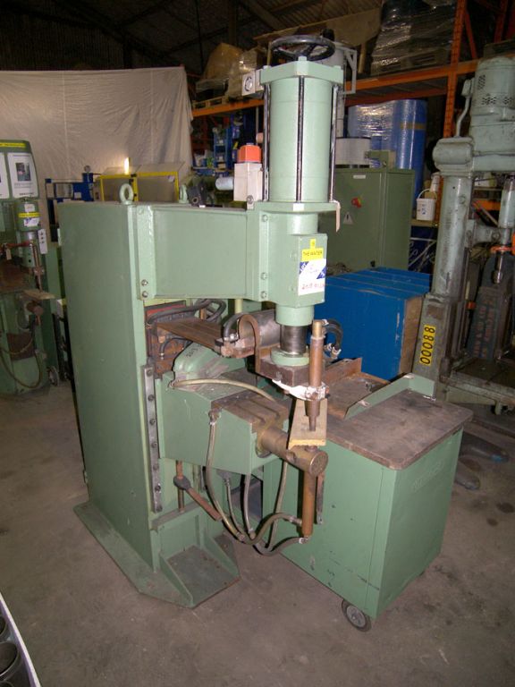 Schlatter P2.142.43.32 spot welder, 195kva, 600mm...