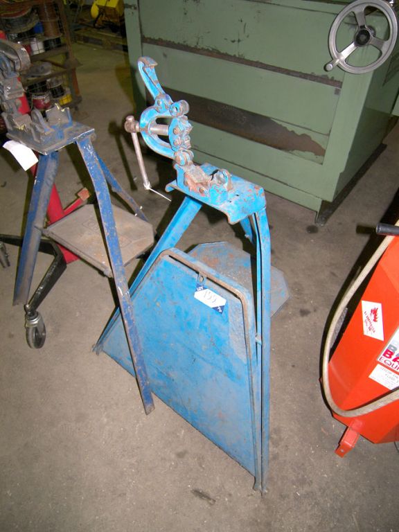 2x Record pipe clamps