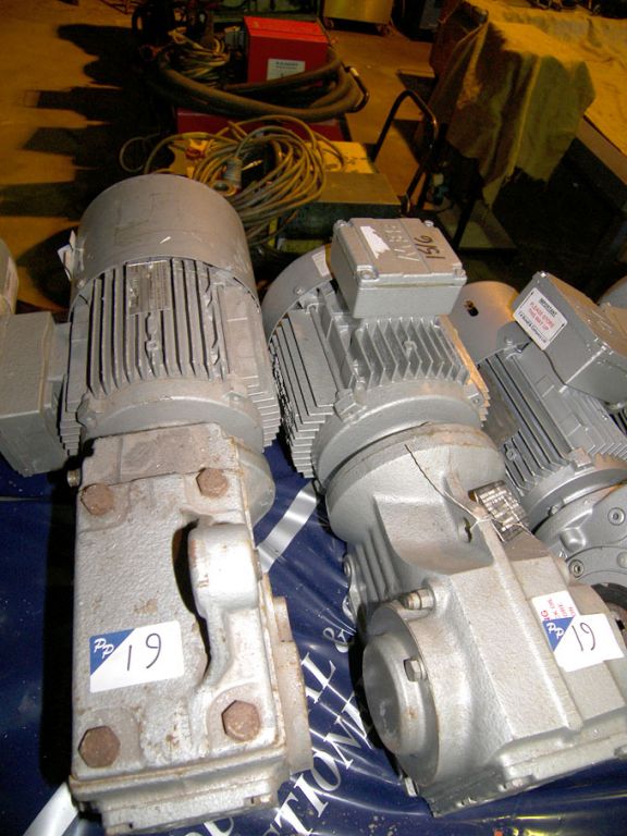 SEW 3 phase motor / gearbox, 1.1kW @ 1400rpm reduc...