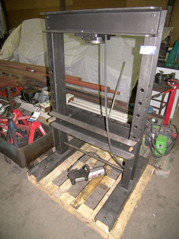 Nike Hydraulic garage press adjustable height (200...