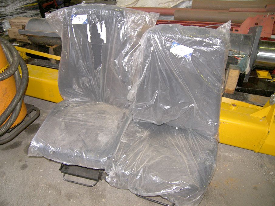 2x KAB 4x4 seats (unused)