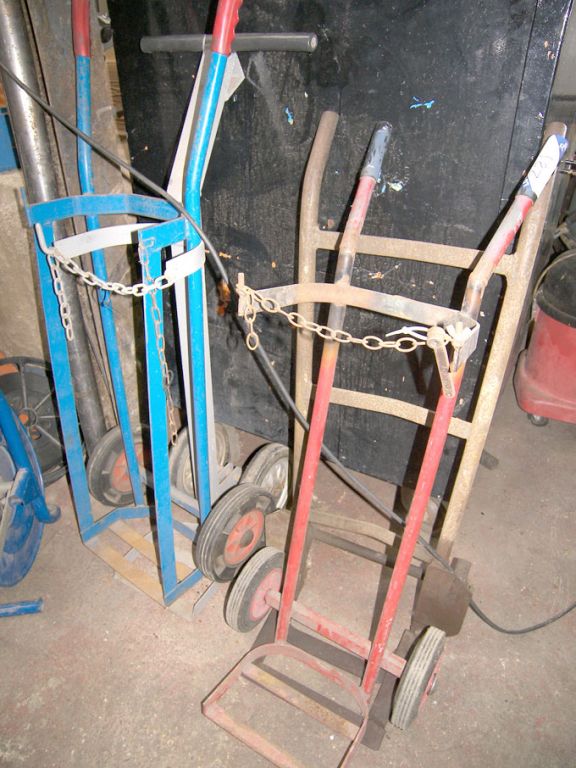 4x sacks wheels & bottle trolley as lotted