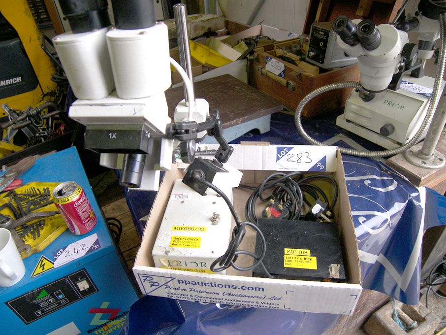 Prior stereo microscope with light source