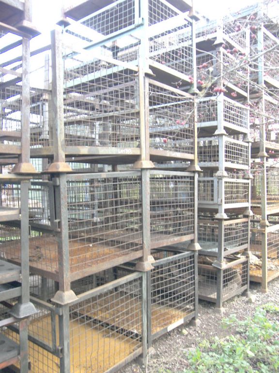 8x stackable wire mesh stillages, 1050x750x750mm