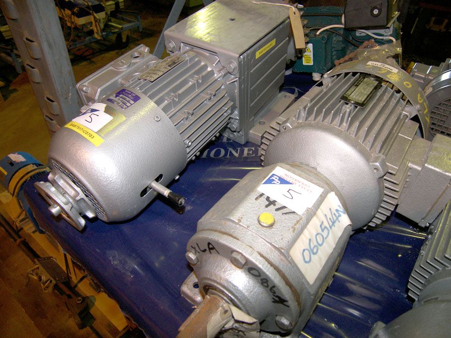 Lenze 3 phase motor / gearbox, 1.1kW @ 1390rpm & S...