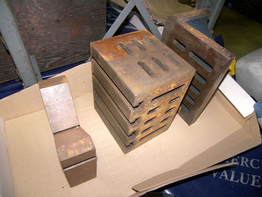 230x170x150mm CI 'T' slotted cube, 250x200mm CI an...