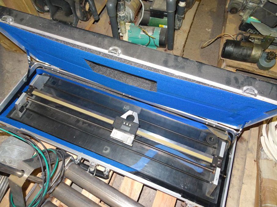 Mitutoyo measuring machine in carry case - Lot loc...