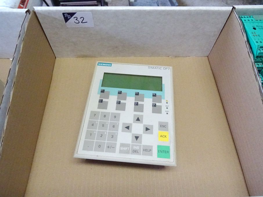 Siemens Simatic OP7 operator panel - Lot located a...