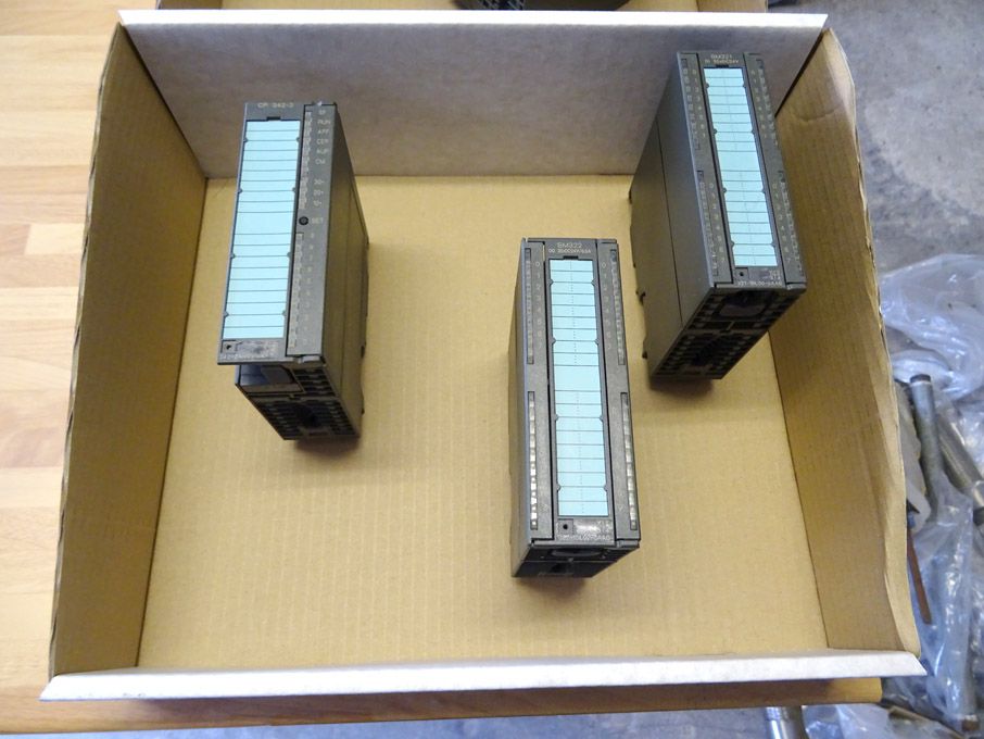 Siemens 6ES7322 1BLOO OAAO PLC I/O module, Siemens...