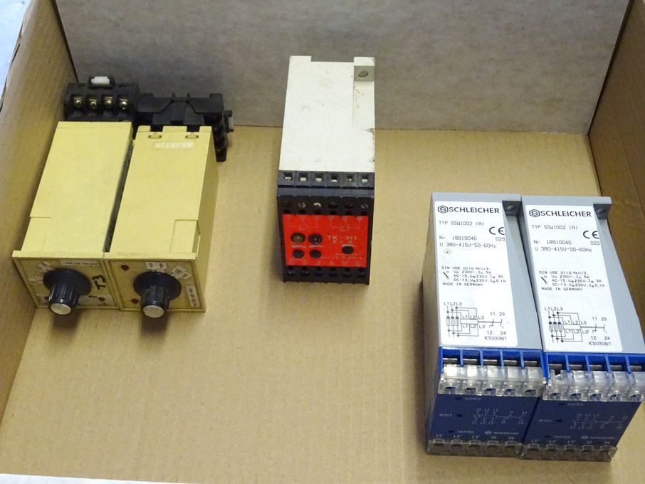 2x RS 348-144 temperature controllers, 2x Schleich...
