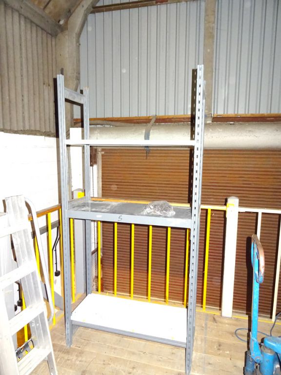 Qty various light duty / heavy duty boltless palle...