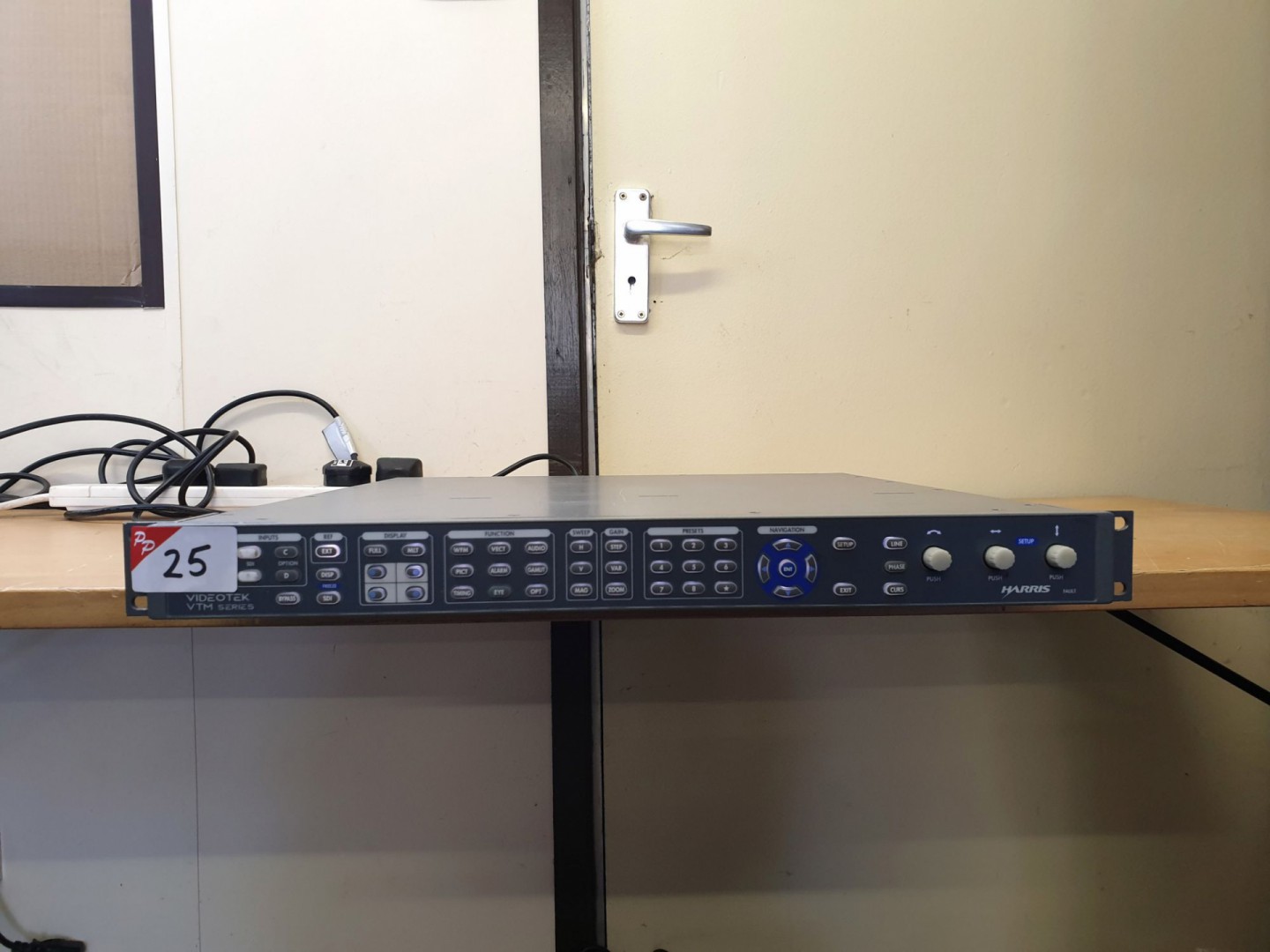 Harris Videotek VTM series 4100 PKG-SD waveform ve...