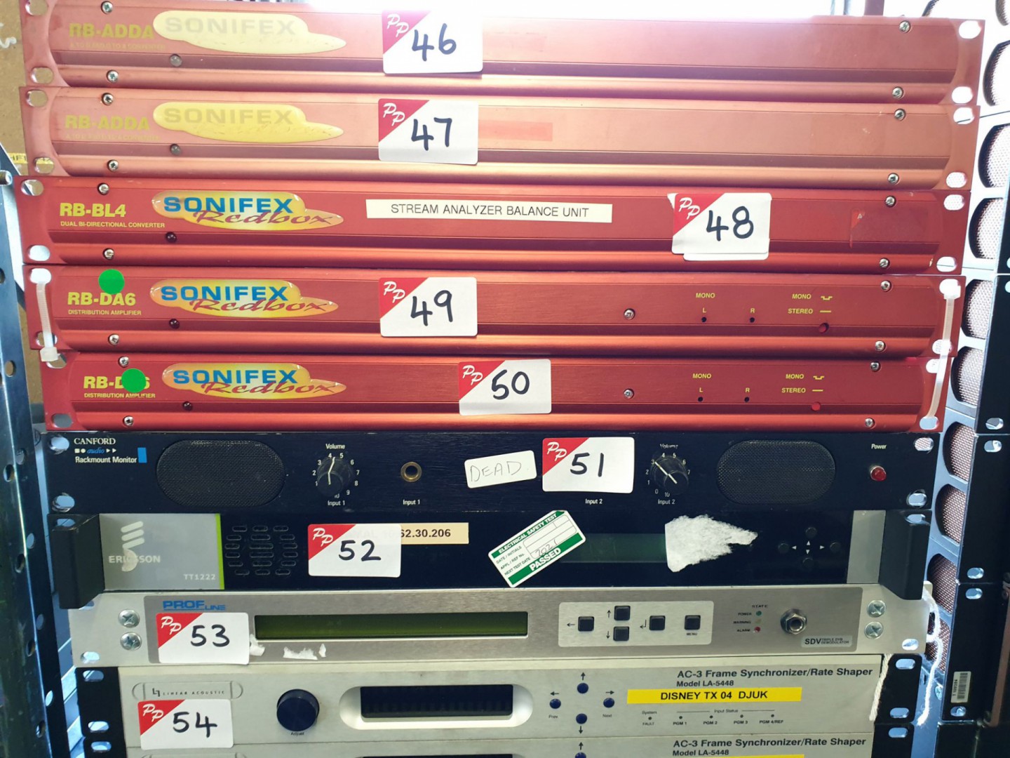 Soniflex Redbox RB-DA6 6 way stereo audio distribu...