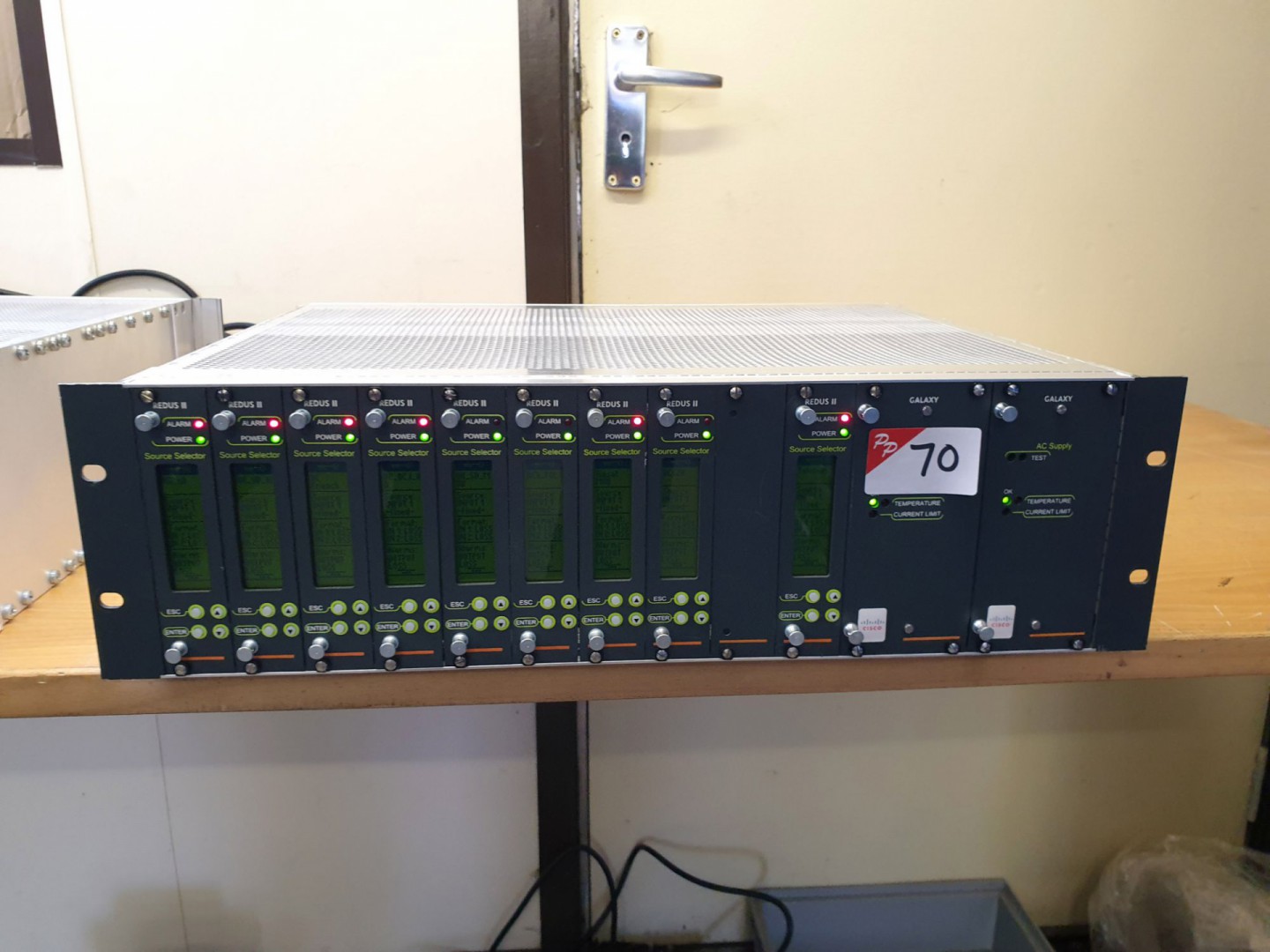 Cisco modular frame with 2x Galaxy AC supplies, 9x...