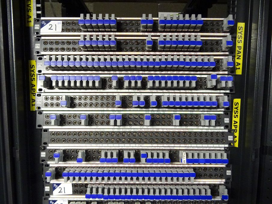 10x BES 1U 32 way patch bays