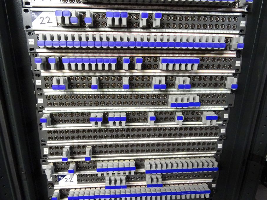 10x BES 1U 32 way patch bays