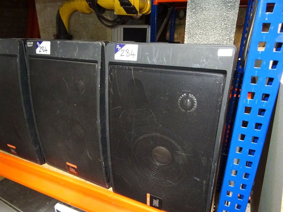 2x JBL Control 5 speakers