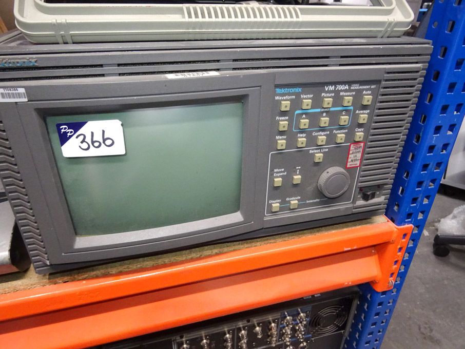 Tektronix VM700A video measurement set