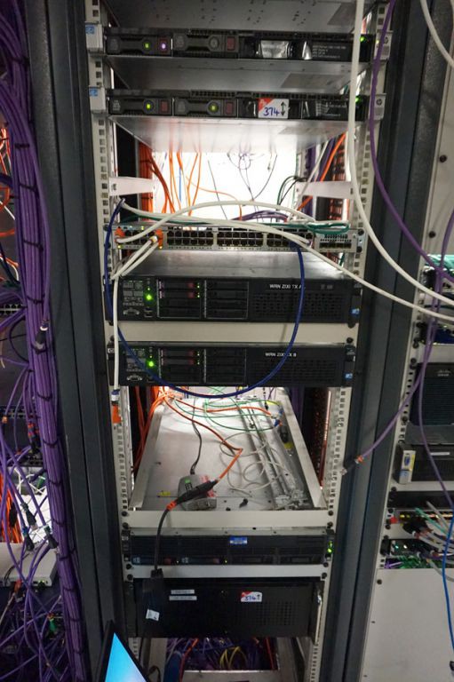 2x HP Proliant DL120 Gen 9, 2x Proliant DL360E Gen...