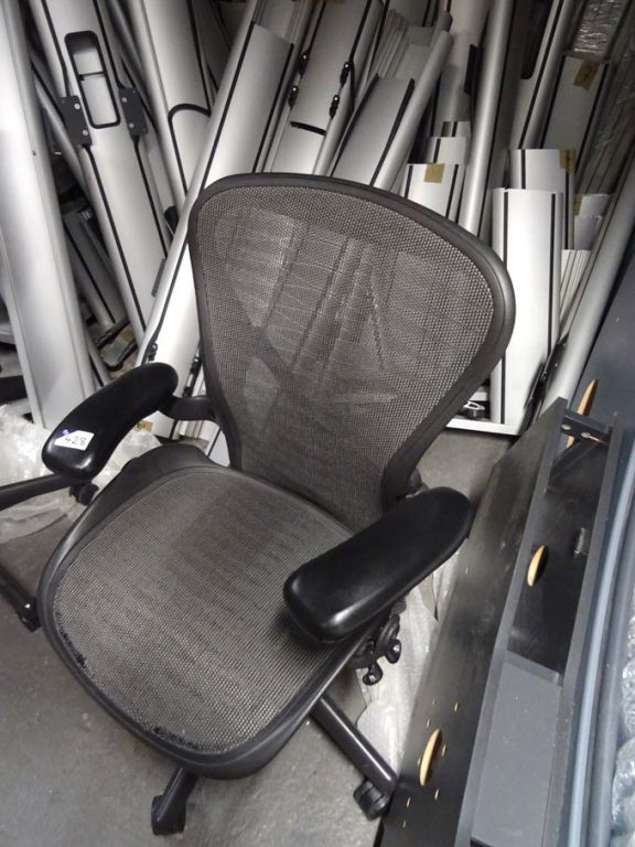 Herman Miller black swivel office chair (slightly...