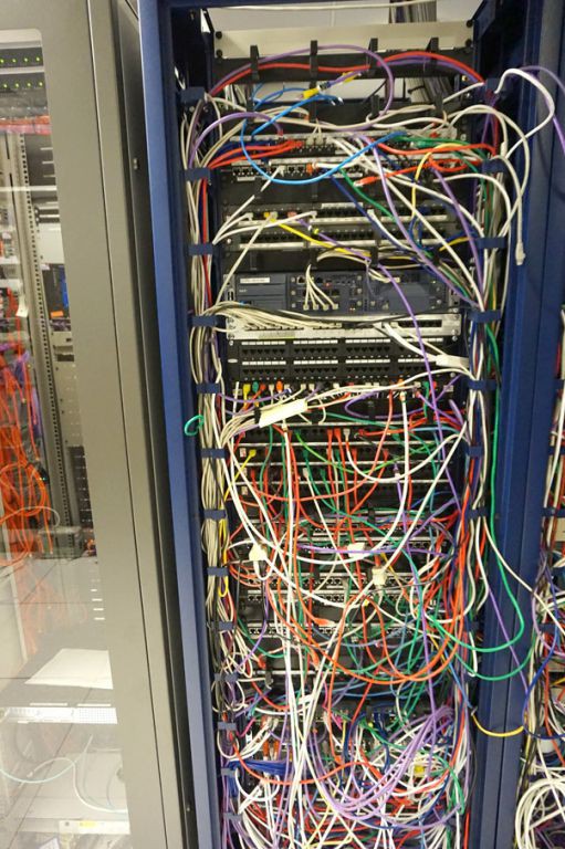 Qty various network switches, servers etc inc: Cis...