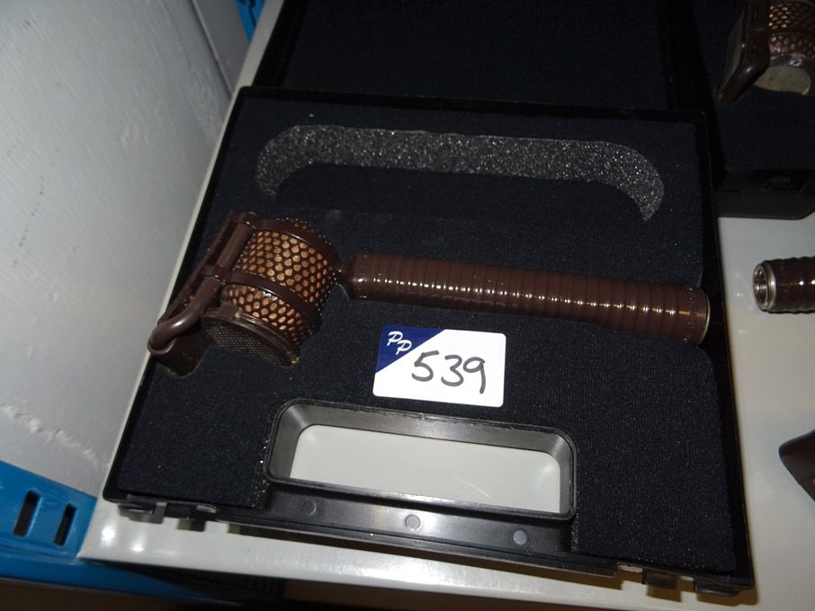 Coles commentators ribbon microphone