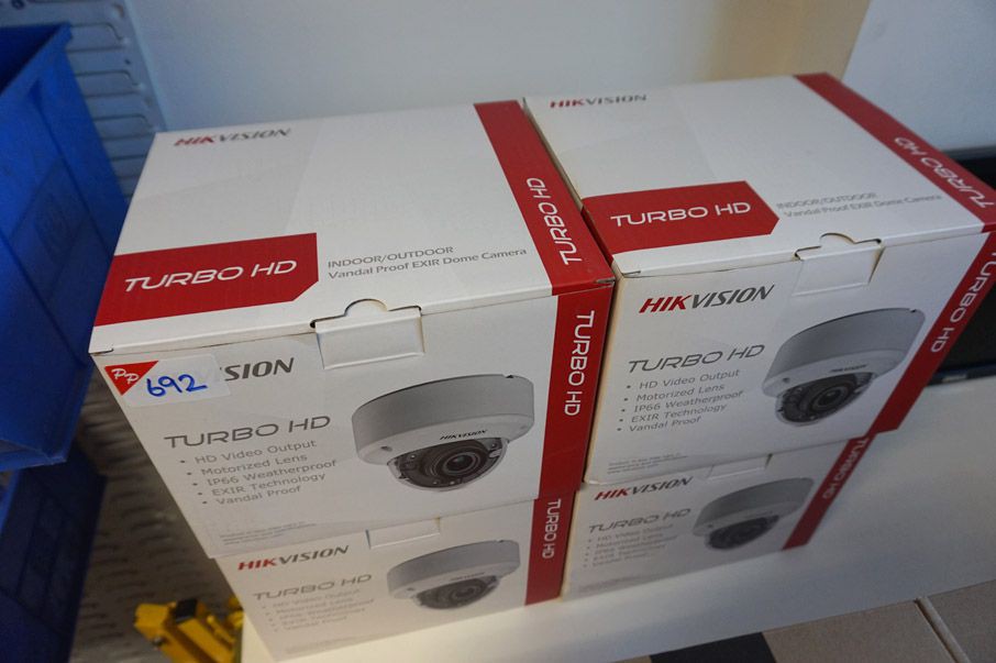 4x HIK Vision DS-2CE56D7T-VPIT3Z indoor / outdoor...
