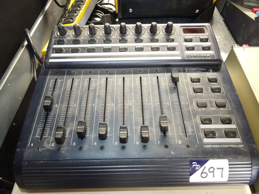 Behringer BCF2000 B-control fader