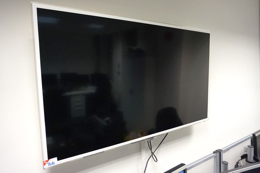 Samsung UE46ES6710 colour smart TV with remote