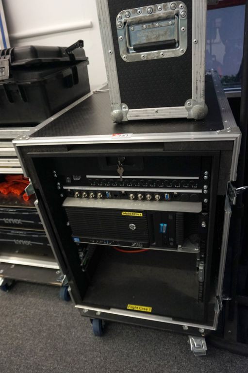 Mobile flight storage case with HP Z620 work stati...