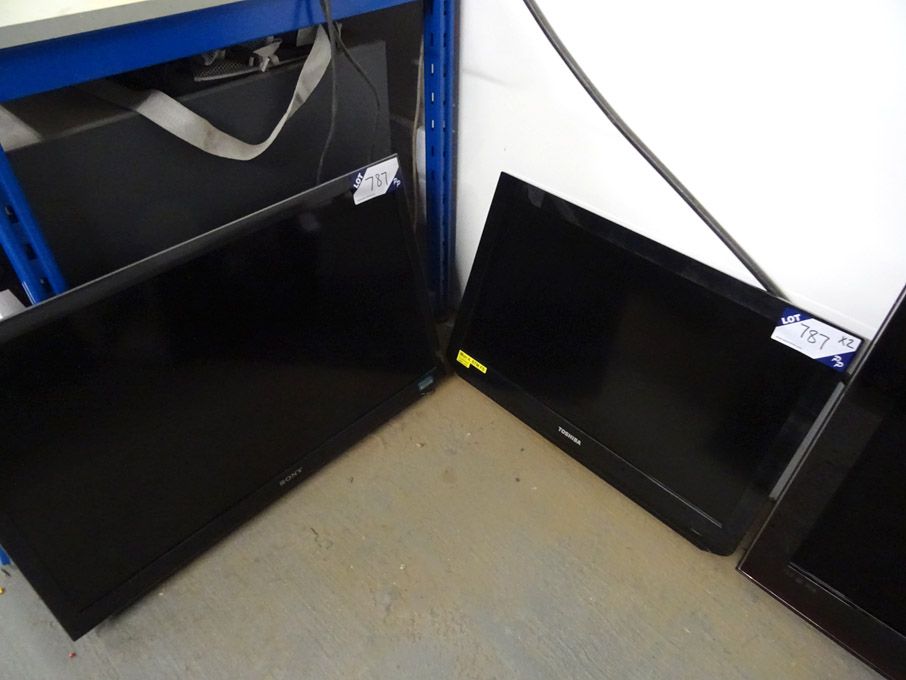 Sony KDL-32EX653 LCD colour TV, Toshiba 26EL8338 L...