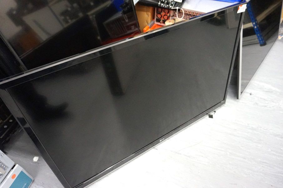 LG 42L55600, LG 43LF540V colour LCD TV's