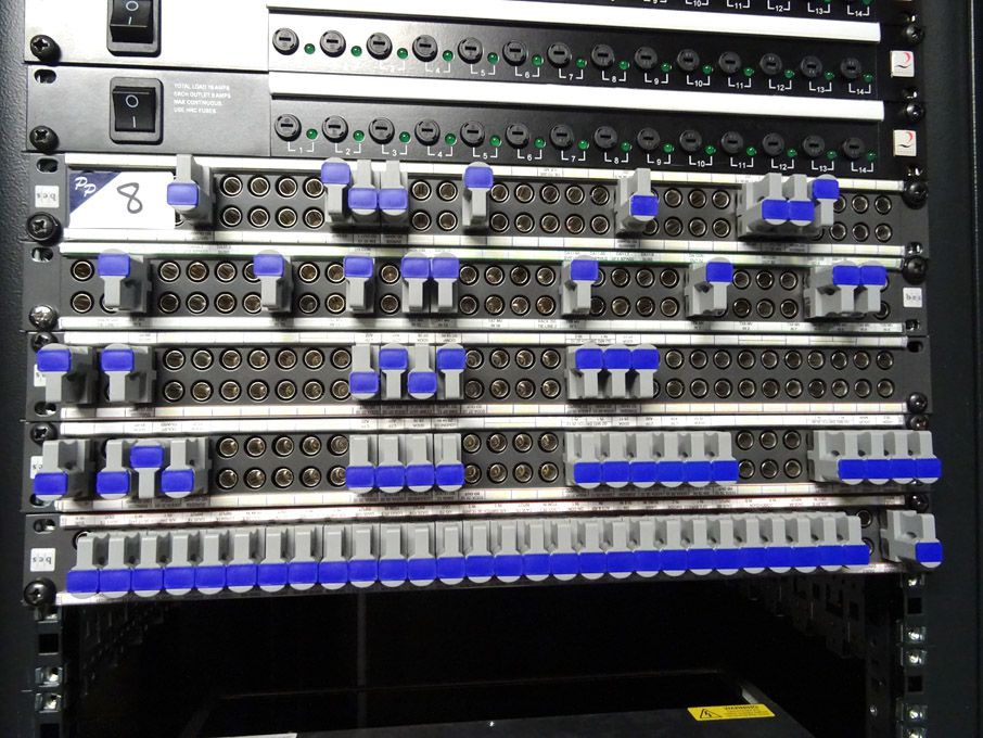 5x BES 1U 32 way patch bays