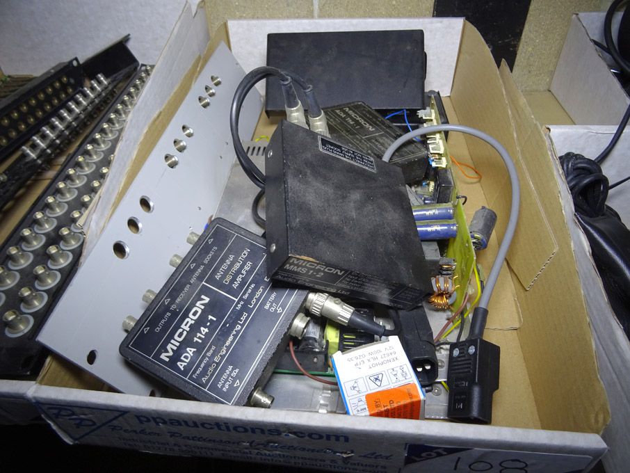 2x Audio Engineering ADA 114-1 antenna distributio...