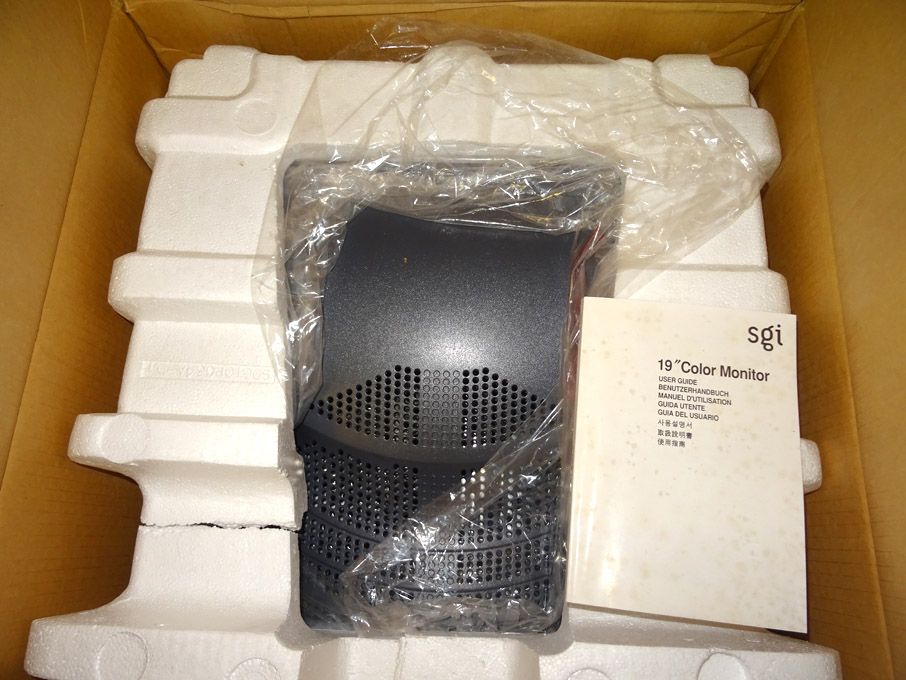 SQI 19" CRT colour monitor