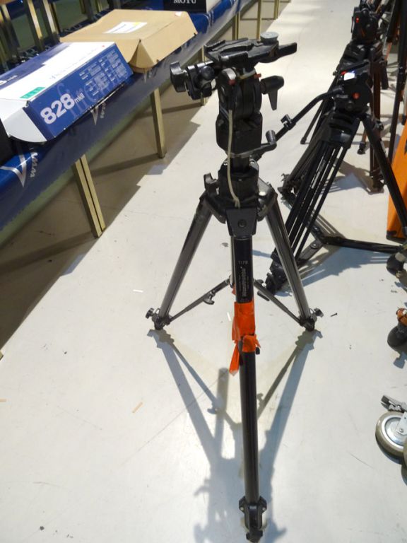 Manfrotto 117B camera tripod