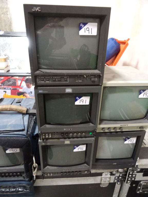 2x Sony PVM-9044QM CRT monitors & JVC TM-A101G CRT...